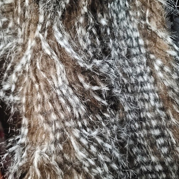 Me Jane Faux Fur Vest NWT S - Picture 3 of 5